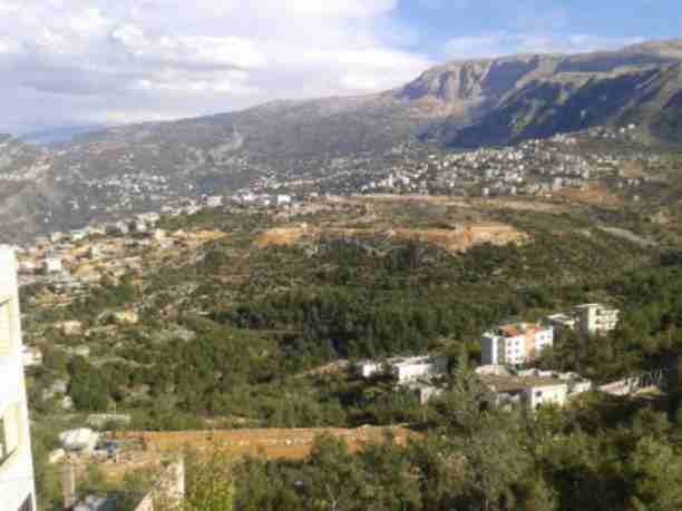 شقق مفروشة في مصيف لبنان طرابلس شمالا الضنية.تتميز الشقق باطلالتها المبهرة ومناخها المميز بالنقاوة والصحي و فخامة بنائه من الحجر الطبيعي ..يوجد ساحة للعب وحديقةاشجار فواكه منوعه ودواجن وتعليم ركوب ال...