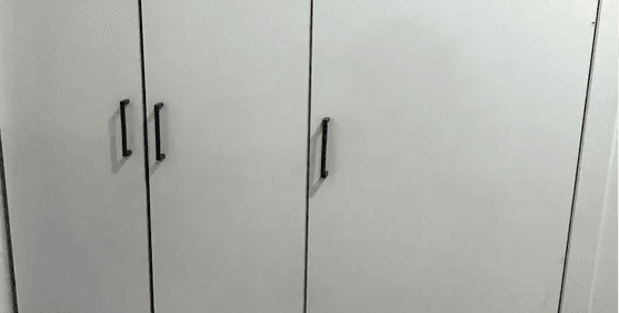 خزانه بيضاء نظيفة جدا /ikea white wardrobe للبيع
